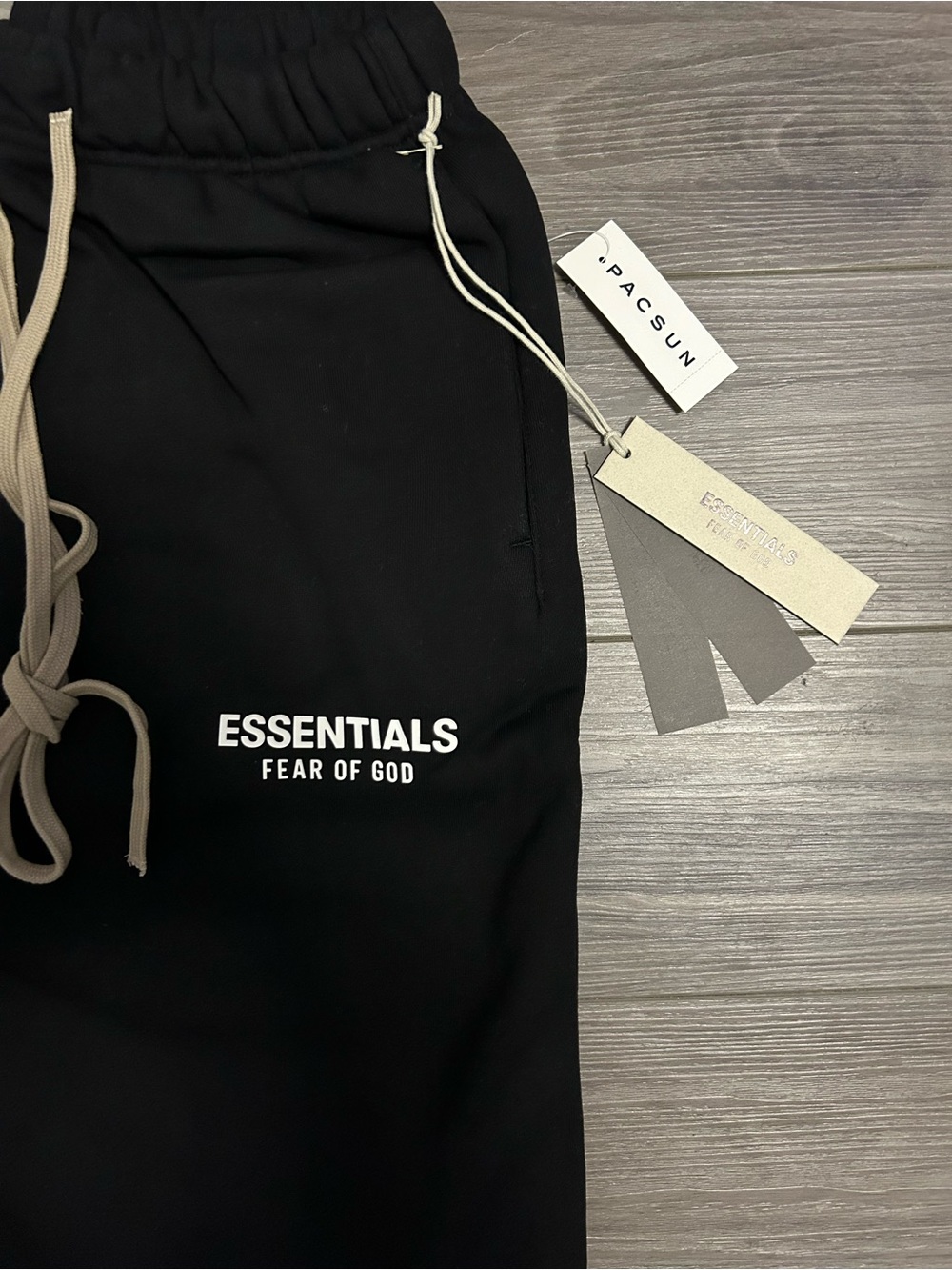 Essentials Fear of God Jet Black Cuffed Sweatpants Brand New - Picture 5 of 5